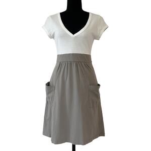 Old Navy White & Gray V-Neck T-Shirt Dress with Pockets! Size Small